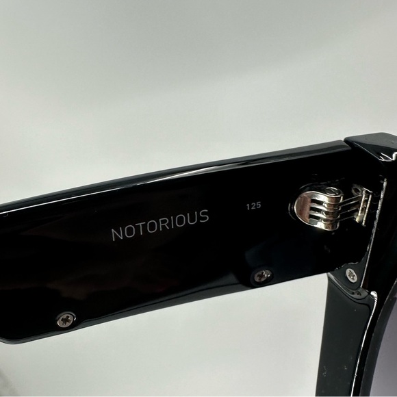 Quay Notorious Black Oversized Square Sunglasses Black Frame / Smoke Lens New - Picture 13 of 14